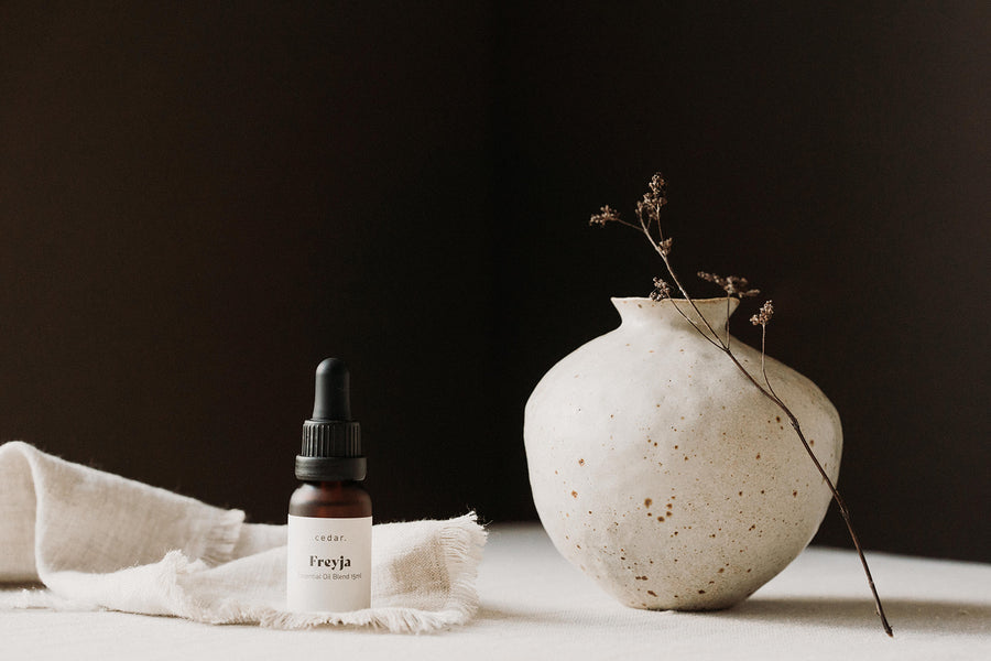YOUR GUIDE TO ESSENTIAL OILS AT HOME